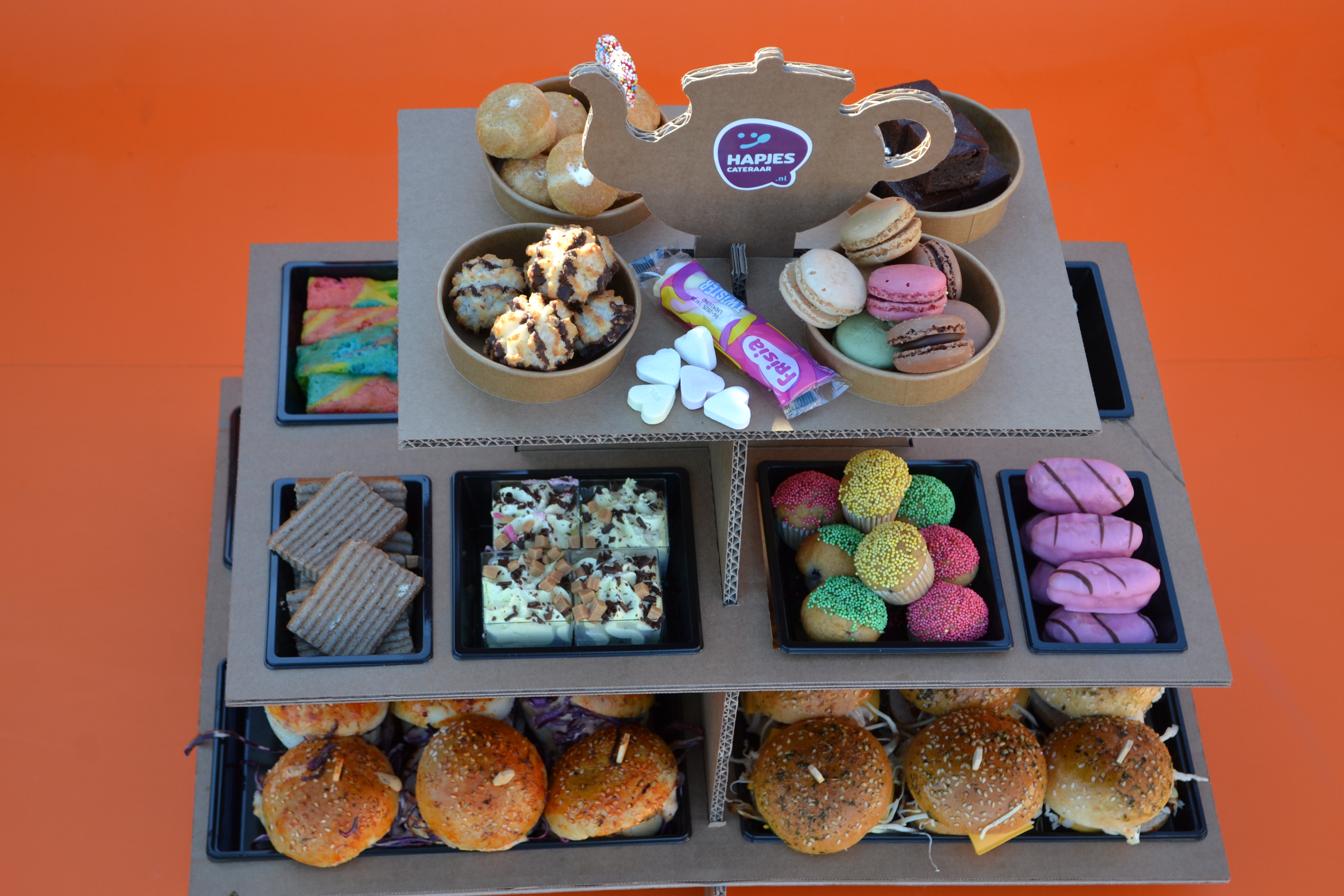 Vegetarische high tea box 6 - 8 personen